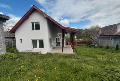 Casa De Vanzare, 1100 Mp Teren, Strada Remetea , Unirii - 1