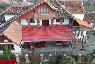 Casă individuală cu 13 camere în Vintilă Vodă