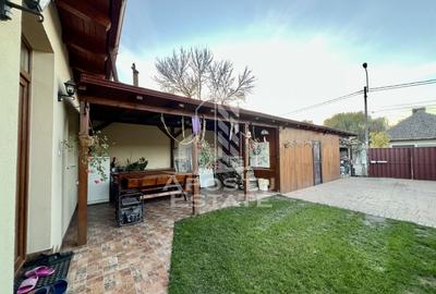 Casa individuala renovata, 2 fronturi stradale, centrala proprie - 1