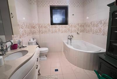 Vanzare Casa/Villa 6 camere 3 bai 3 wc -uri Dobroiesti 0% Comision - 35