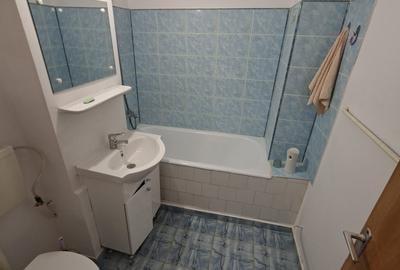 Apartament cu 2 camere, decomandat, etajul 2/10, zona Dacia - 7