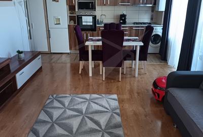 Apartament cu 3 camere semidecomandat, mobilat în Florești