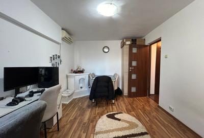 Titan 2 Camere Etaj 9  Instalatii Schimbate 15 Min Metrou Bloc 1976 Reabilitat - 3