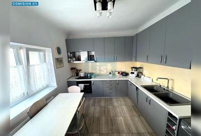 Vânzare apartament la casă cu curte comuna cu garaj. Comision 0! - 1