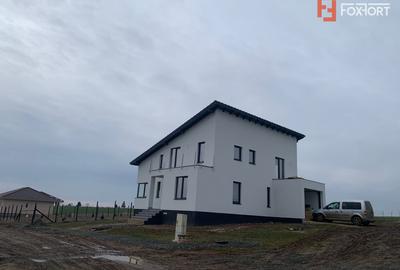 Casa individuala cu 5 camere si teren de 840 mp, Pischia - 14