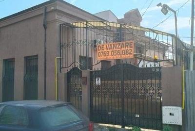 Zona Gradinii Publice Casa pretabila pentru 2 familii 150mp utili cu 300mp teren - 1