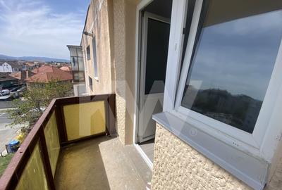 Apartament 2 camere renovat balcon 75500 € Ideal Locuinta - Investitie - 12