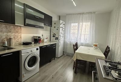 Casa de vanzare in zona  centrala a localitatii - 1