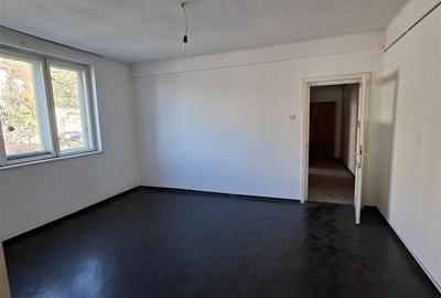 Apartament cu 2 camere, nemobilat - 1