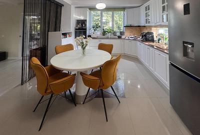 Casă individuală cu 5 camere în Domnești