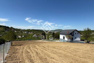Teren  de 12 ari cu panoramă asupra orașului - 3