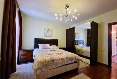 De închiriat Apartament de 3 Camere, Vedere la Mare, în Centru, 180mp utili. - 12