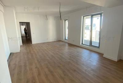 Apartament cu 4 camere decomandat în Herăstrău