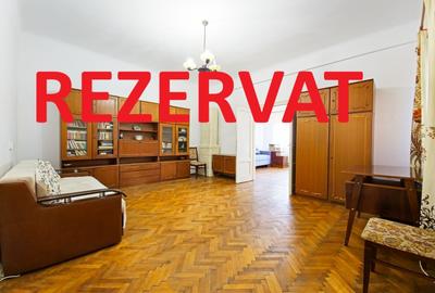 Apartament cu 3 camere semidecomandat în Central