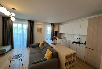 Apartament cu 3 camere semidecomandat, mobilat în Aviației