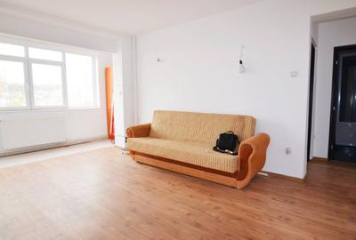 Apartament cu 2 camere semidecomandat, mobilat în Podu Roș