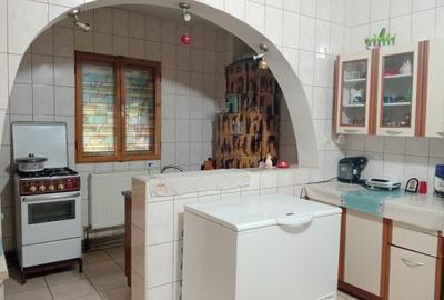 Oferta Vânzare vilă elegantă cu teren generos, situată aproape de București - 8