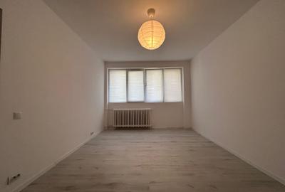 Apartament cu 3 camere decomandat, mobilat în Titan
