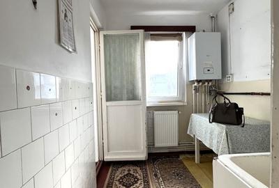 🏡 Apartament 2 camere, etaj 3, stradal – zonă excelentă Micro 40 - 8