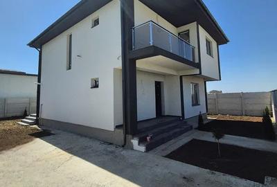 Casă individuală cu 5 camere în Central