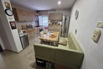 Apartament cu 2 camere decomandat, mobilat în Nerva Traian