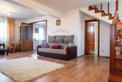 Vanzare vilă Bacu P+1+Pod, livadă, acces rapid A0/A1/Centură - 1