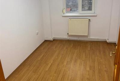 3 camere Renovat, confort 1 decomandat, etaj intermediar, Viziru 3 - 3