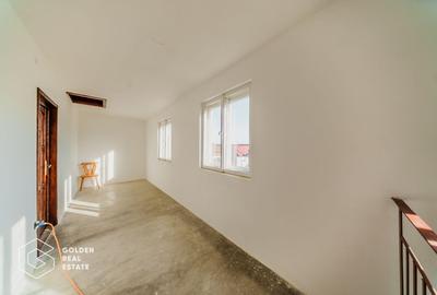 Casa cu 3 camere, garaj și teren de 569 mp, Confecții, comision 0% - 10