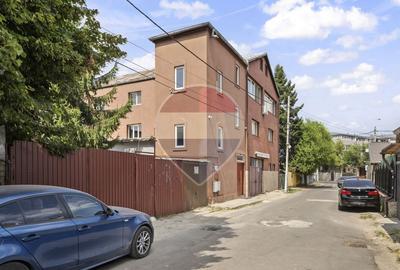Casă individuală cu 14 camere în Rahova