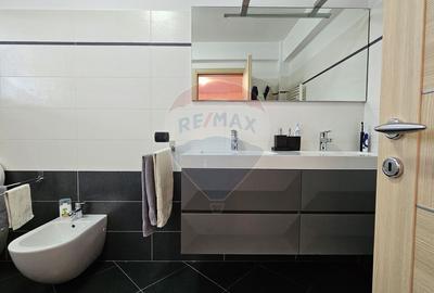 Casă / Vilă de lux cu 8 camere de vânzare in Obcini, Suceava - 46