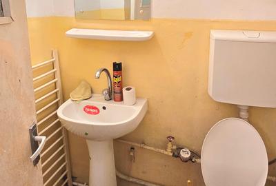 Apartament 3 camere decomandat, 2 bai, balcon inchis, centrala, etaj 1 - 6
