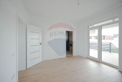 De vânzare Casă Nouă, finisată, 4 camere - Paleu - 10