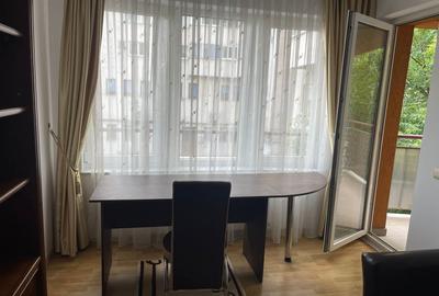 Apartament spatios de 3 camere, str. Bistritei - 9
