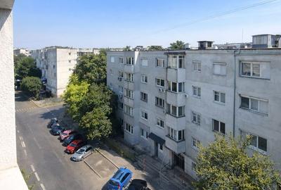 Apartament cu 2 camere decomandat, mobilat în