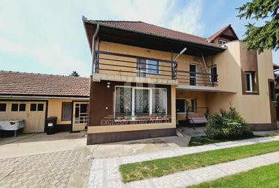 Casa in regim cuplat | 240 mp | 912 mp teren | Mobilata | Lipoveni - 1