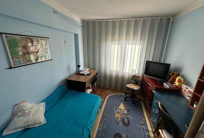 Apartament de vanzare, Sud,  3 camere - 3
