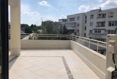 Inchiriere vila etajele 1+2+M Cotroceni metrou spital Eroilor imobil 2002 - 2
