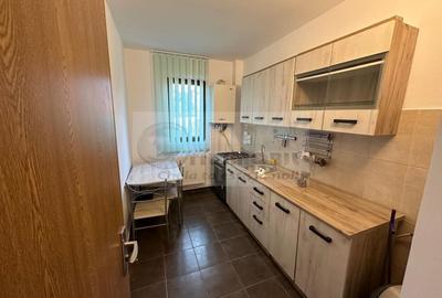 Apartament cu 3 camere decomandat în Păcurari