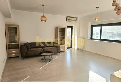 Apartament cu 3 camere semidecomandat, mobilat în Pipera