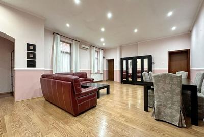 Apartament cu 4 camere semidecomandat, mobilat în Centrul Istoric