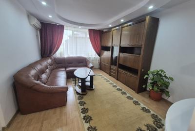 Apartament 3 camere Centru de închiriat - 1