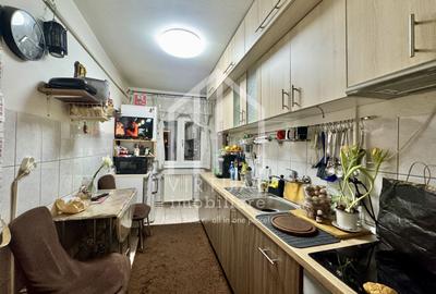 Apartament cu 3 camere decomandat în Vasile Aaron