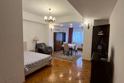 Garsonieră decomandată în Clucerului