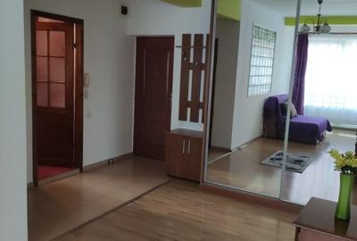 Apartament cu 3 camere semidecomandat în Mănăștur