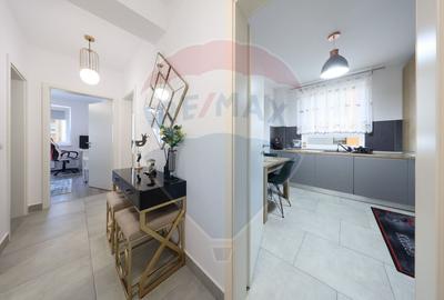 Apartament cu 2 camere decomandat în Tractorul