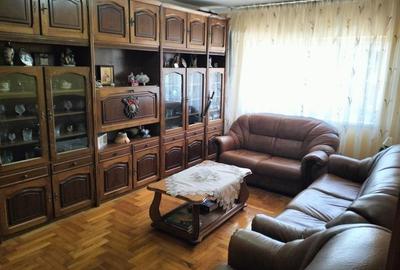 Apartament cu 3 camere decomandat în Obcini