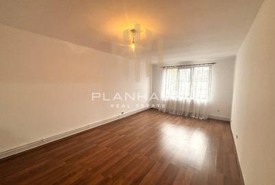 Apartament cu 3 camere decomandat în Săsar