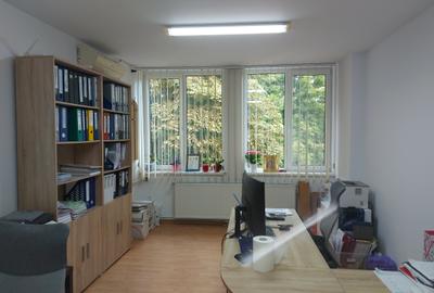 Constanta - Tomis III - etaj de birouri compartimentat in 24 de spatii - 1