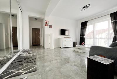 2 Camere - Bucatarie Inchisa - 2 Parcari - 4