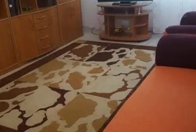 Apartament cu 3 camere decomandat în Astra